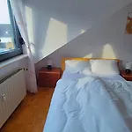 Zentrale Mit Wohnkueche Fuer Bis 6 Gaeste * Oberhausen (North Rhine-Westphalia)