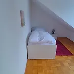 Zentrale Mit Wohnkueche Fuer Bis 6 Gaeste Apartamento Oberhausen (North Rhine-Westphalia)