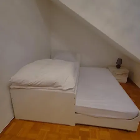 Zentrale Mit Wohnkueche Fuer Bis 6 Gaeste Apartamento Oberhausen (North Rhine-Westphalia)