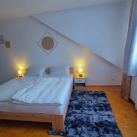 Appartement Zentrale Mit Wohnkueche Fuer Bis 6 Gaeste