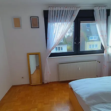 Zentrale Mit Wohnkueche Fuer Bis 6 Gaeste Oberhausen (North Rhine-Westphalia)