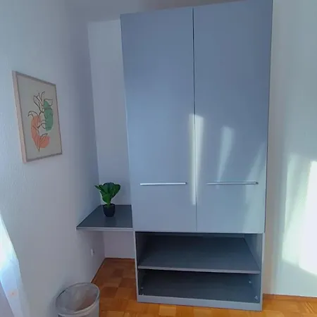 Zentrale Mit Wohnkueche Fuer Bis 6 Gaeste Oberhausen (North Rhine-Westphalia)