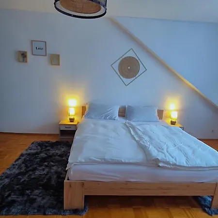 Apartmán Zentrale Mit Wohnkueche Fuer Bis 6 Gaeste Oberhausen (North Rhine-Westphalia)