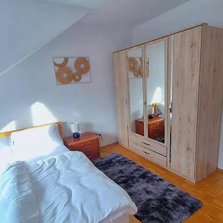 Zentrale Mit Wohnkueche Fuer Bis 6 Gaeste Apartmán *