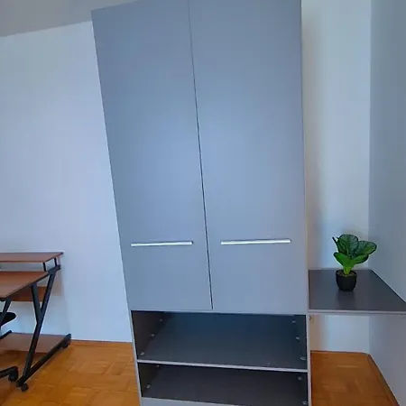 Zentrale Mit Wohnkueche Fuer Bis 6 Gaeste