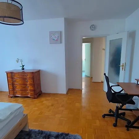 Apartmán Zentrale Mit Wohnkueche Fuer Bis 6 Gaeste *