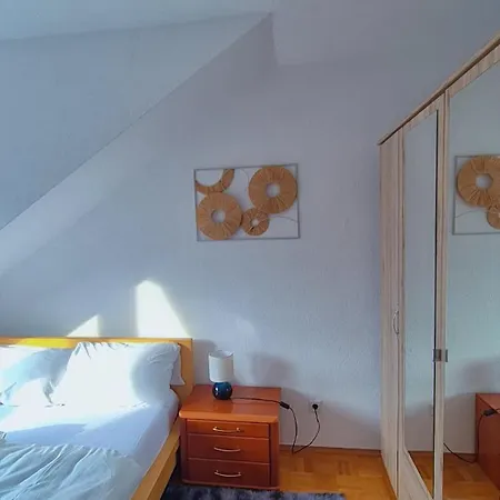 Zentrale Mit Wohnkueche Fuer Bis 6 Gaeste