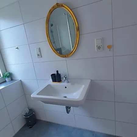 Apartmán Zentrale Mit Wohnkueche Fuer Bis 6 Gaeste Oberhausen (North Rhine-Westphalia)