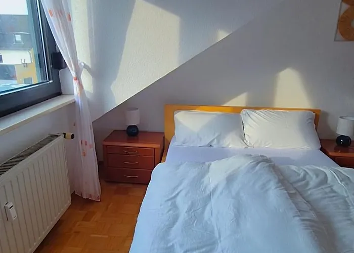 Zentrale Mit Wohnkueche Fuer Bis 6 Gaeste * Oberhausen (North Rhine-Westphalia)