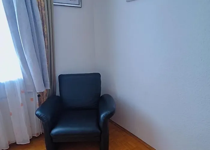 Zentrale Mit Wohnkueche Fuer Bis 6 Gaeste Oberhausen (North Rhine-Westphalia)