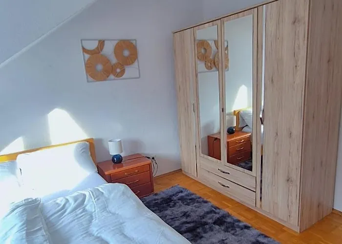 Zentrale Mit Wohnkueche Fuer Bis 6 Gaeste Appartement *